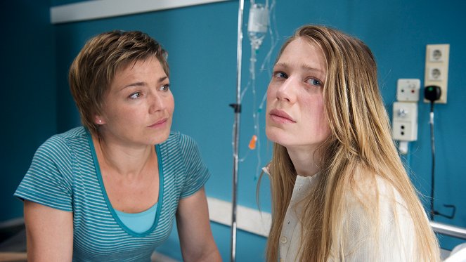 SOKO Wismar - Season 7 - Brenners Frau - Z filmu - Claudia Schmutzler, Rebecca Rudolph