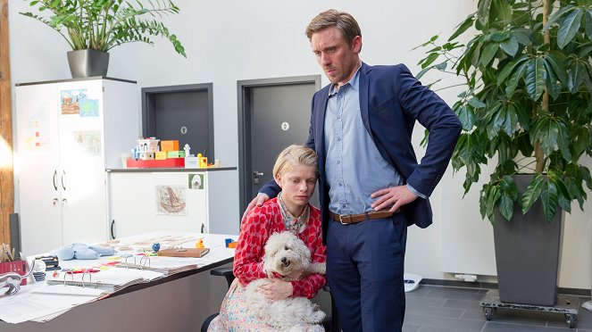SOKO Wismar - Season 12 - Hundefreunde - Z filmu - Janina Agnes Schröder, Peter Fieseler