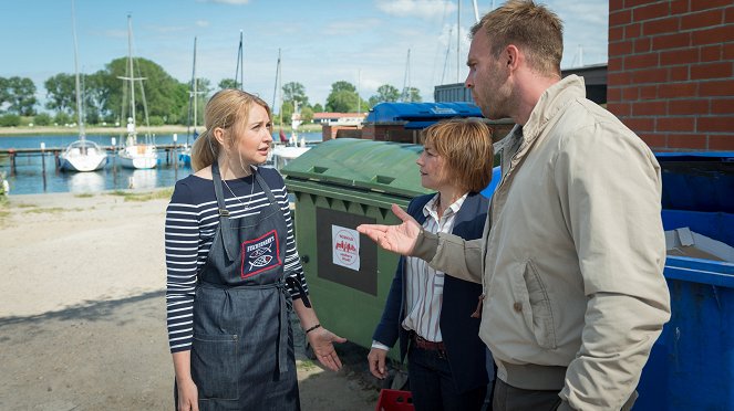 SOKO Wismar - Die Kante von Wismar - Filmfotos - Malina Ebert, Claudia Schmutzler, Dominic Boeer