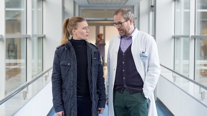SOKO Wismar - Season 14 - Ein Kraut für alle Fälle - Z filmu - Isabel Berghout, Thomas Limpinsel