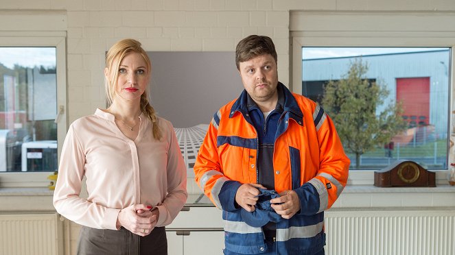 SOKO Wismar - Season 15 - Für die Tonne - Van film - Ellen Schlootz, Marius Borghoff