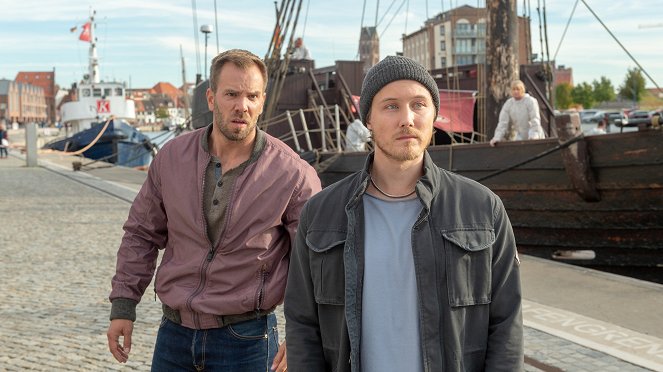 SOKO Wismar - Season 16 - Über die Planke - Z filmu - Dominic Boeer, Alexander Becht
