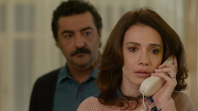 Bir Aile Hikayesi - Dedemin Evi - Film - Celil Nalçakan, Songül Öden