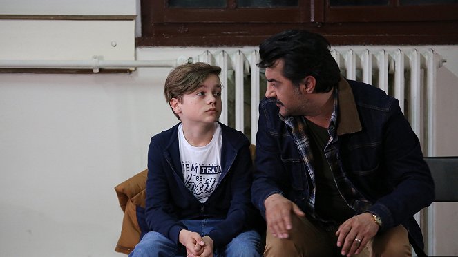 Bir Aile Hikayesi - Güneş Gücü - De la película - Celil Nalçakan