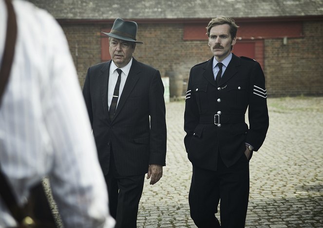 Endeavour - Season 6 - Słup - Z filmu - Roger Allam, Shaun Evans