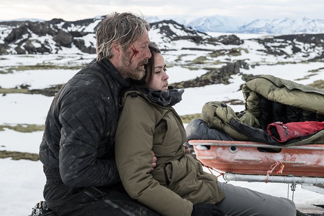 Arctic: Ledové peklo - Z filmu - Mads Mikkelsen, María Thelma Smáradóttir