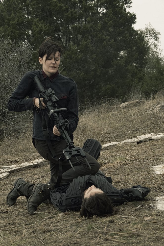 Fear the Walking Dead - The End of Everything - Photos - Maggie Grace