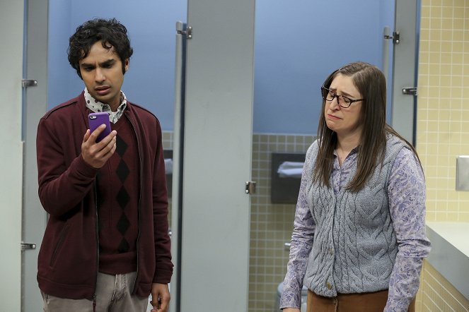 The Big Bang Theory - Season 12 - The Change Constant - Photos - Kunal Nayyar, Mayim Bialik