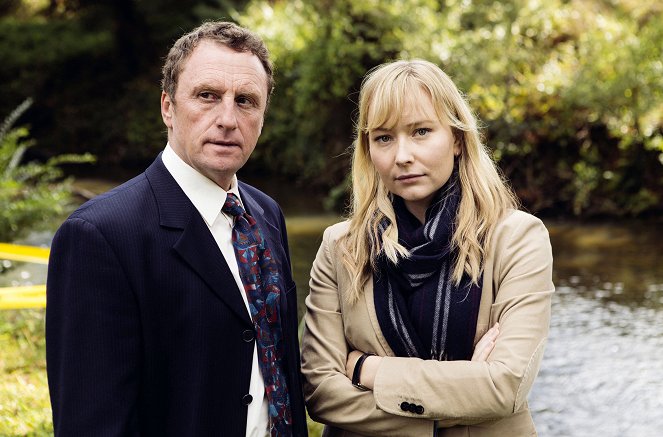 The Brokenwood Mysteries - Blood and Water - Photos - Timothy Balme, Fern Sutherland