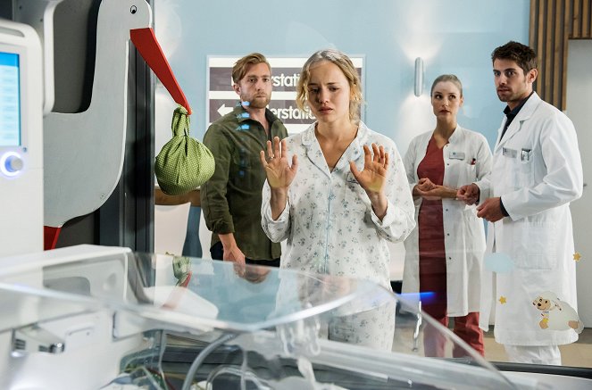 In aller Freundschaft - Die jungen Ärzte - Season 4 - Gemeinsam stark - Z filmu