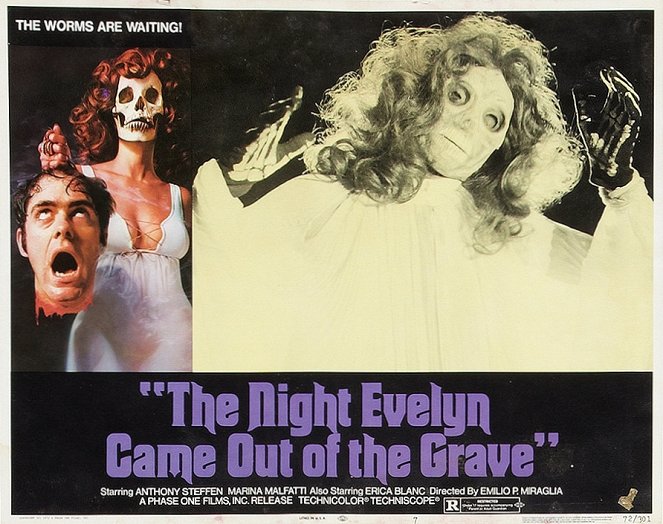 The Night Evelyn Came Out of the Grave - Lobby Cards