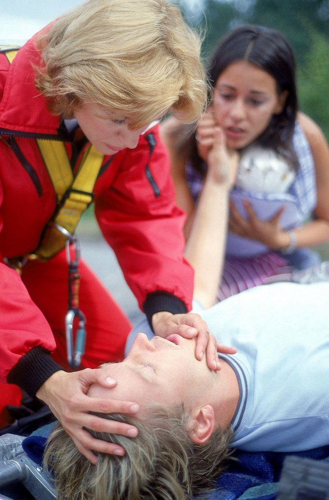 Medicopter 117 - Jedes Leben zählt - Inferno - Photos - Roswitha Meyer, Serge Falck