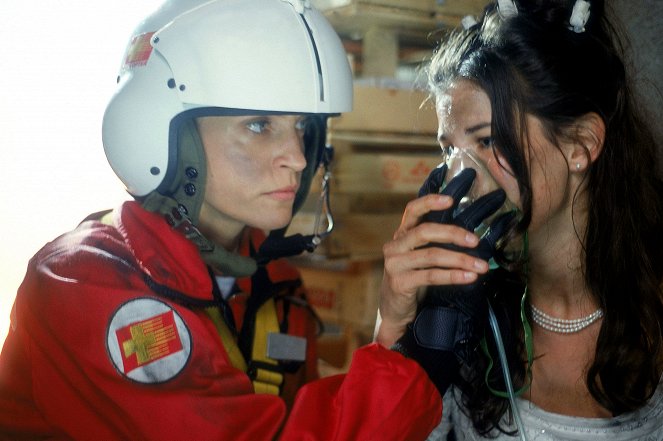 Medicopter 117 - Jedes Leben zählt - Season 5 - Rufmord - Photos - Roswitha Meyer, Nadine Birkmeyer