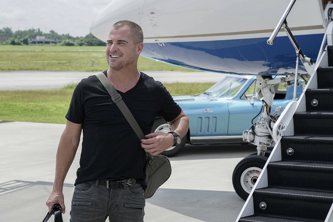 MacGyver - Dowódca Bravo + Lojalność + Przyjaźń - Z filmu - George Eads