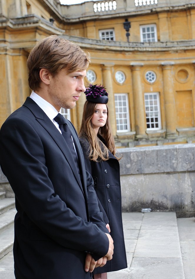 The Royals - Season 1 - Stand and Unfold Yourself - Photos