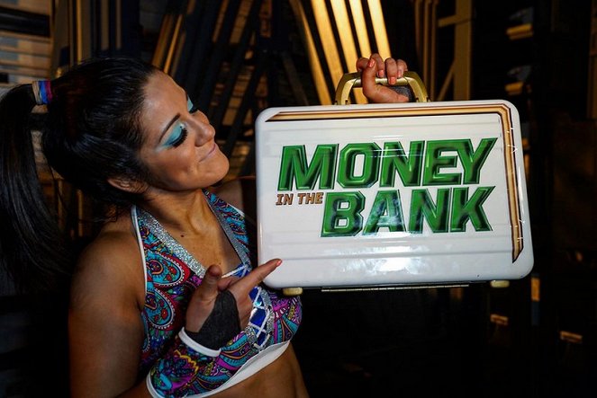 WWE Money in the Bank - Van de set - Pamela Martinez