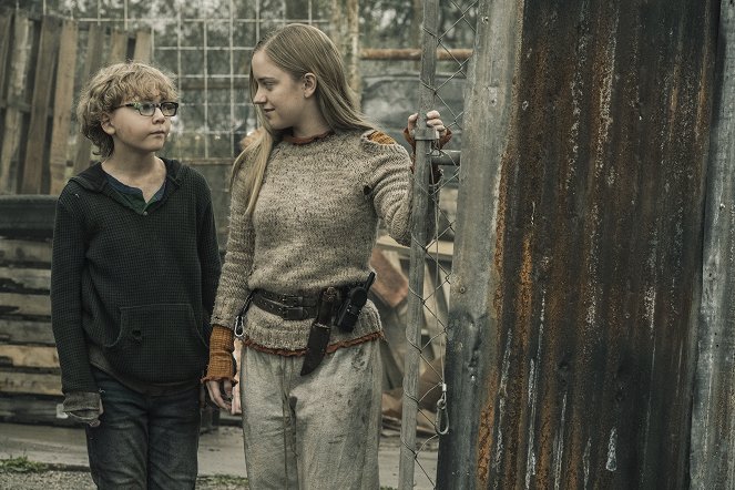 Fear the Walking Dead - The Little Prince - Photos - Cooper Dodson, Bailey Gavulic