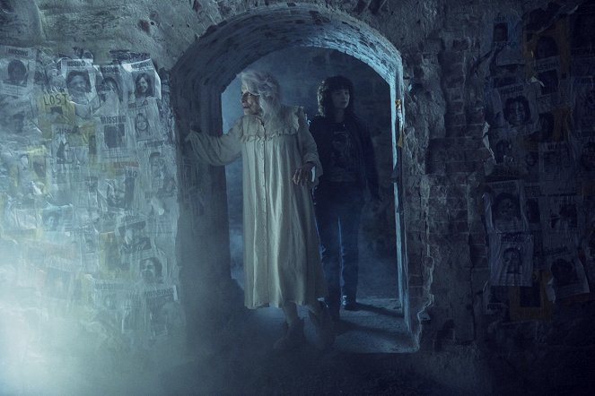 Nosferatu - The Dark Tunnels - Z filmu - Judith Roberts, Ashleigh Cummings