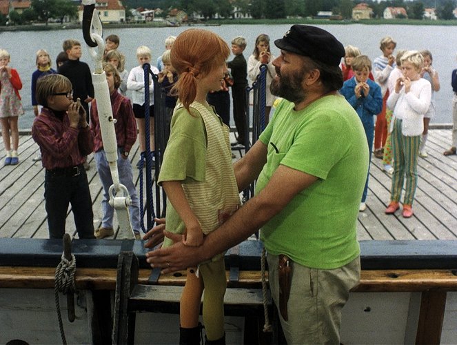 Peppi Pitkätossu - Season 1 - Peppi nousee laivaan - Kuvat elokuvasta - Inger Nilsson, Beppe Wolgers