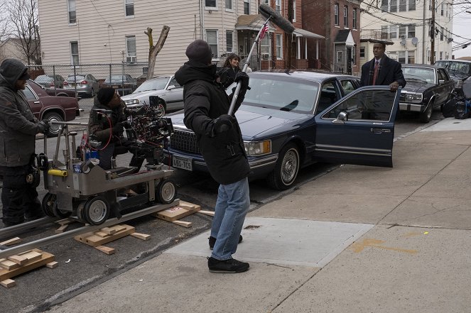 City on a Hill - Season 1 - What They Saw in Southie High - De filmagens - Sarah Shahi, Aldis Hodge