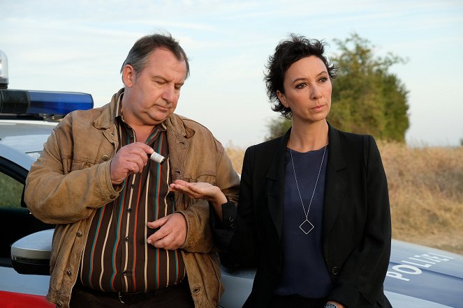Schnell ermittelt - Season 5 - Dr. Knut Holm - Do filme - Wolf Bachofner, Ursula Strauss
