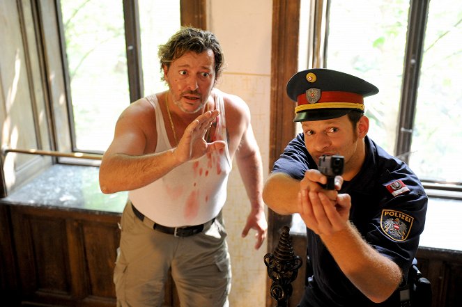 CopStories - Season 2 - Oh Gott! - Photos - David Miesmer