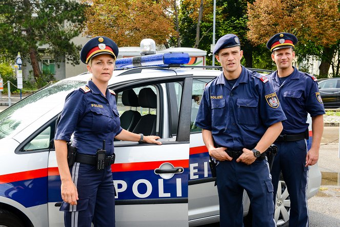 CopStories - Hin und her - Van film - Kristina Bangert, Michael Steinocher, David Miesmer
