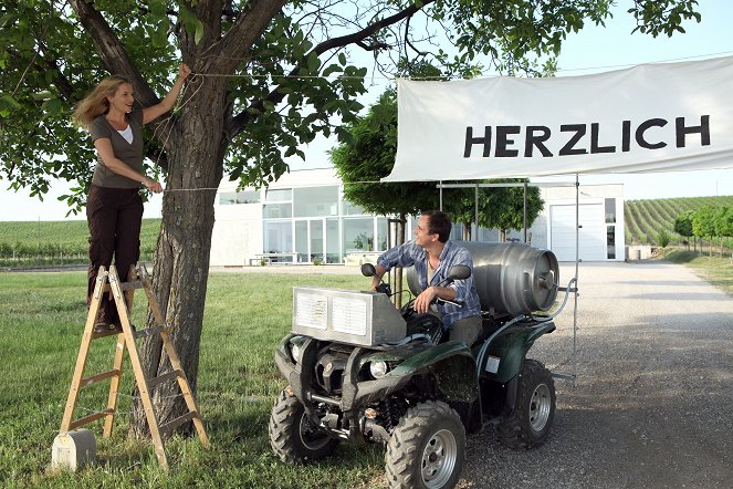 Der Winzerkönig - Neue Ziele - Filmfotos - Susanne Michel, Achim Schelhas