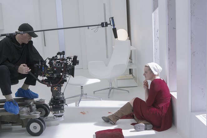 The Handmaid's Tale - Heroic - Making of - Stuart Biddlecombe, Elisabeth Moss