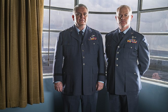 A kék könyv-projekt - Season 1 - Promóció fotók - Michael Harney, Neal McDonough