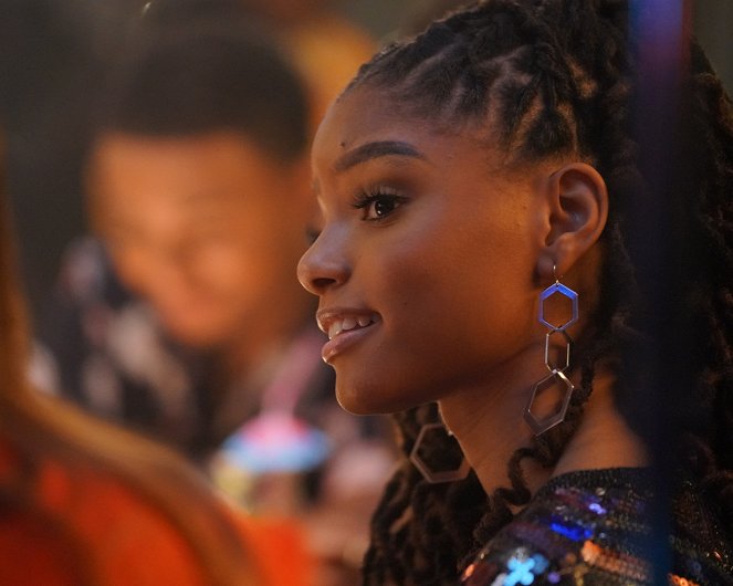 Grown-ish - Strictly 4 my... - Filmfotos - Halle Bailey