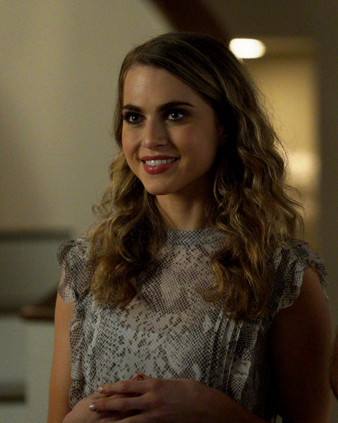 Grand Hotel - You've Got Blackmail - Photos - Anne Winters