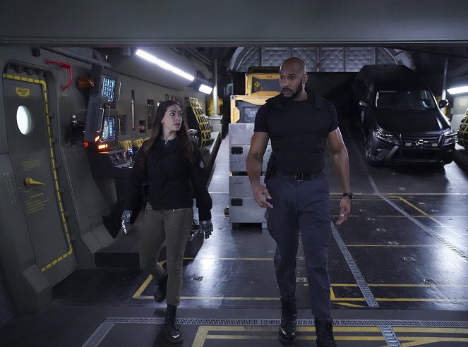 Agents of S.H.I.E.L.D. - Collision Course, Part 2 - Photos - Natalia Cordova-Buckley, Henry Simmons