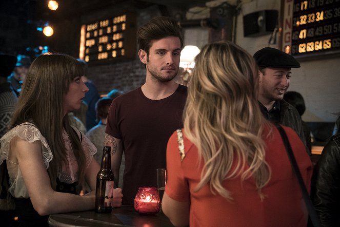 Younger - The Old Ma'am and the C - Photos - Molly Bernard, Nico Tortorella