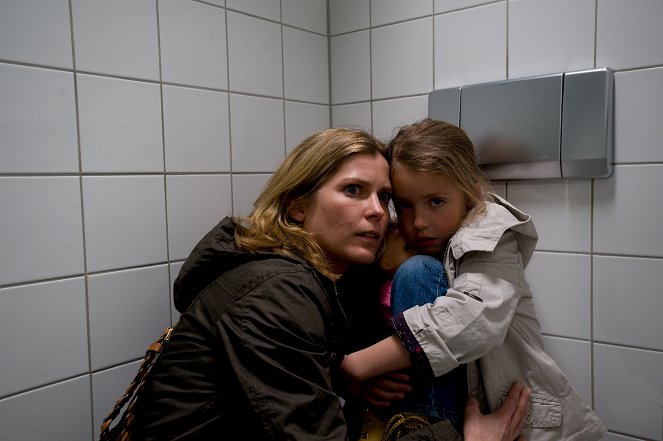 Kriminálka Stuttgart - Die kleine Zeugin - Z filmu - Valerie Niehaus, Pauline Brede