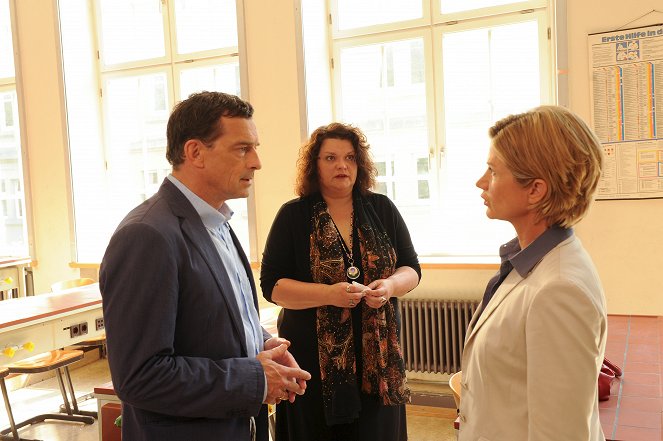 Kriminálka Stuttgart - Mütter - Z filmu - Thomas Sarbacher, Sabine Orléans, Astrid M. Fünderich