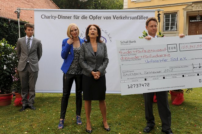 SOKO Stuttgart - Charity Ladies - Van film - Leopold Hornung, Jenny Marie Muck, Daniela Ziegler