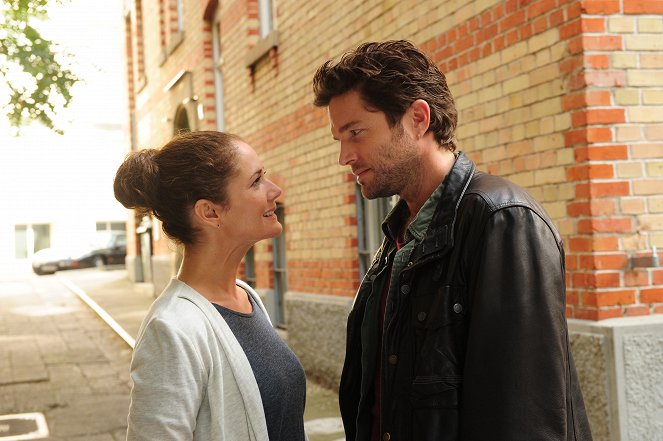 SOKO Stuttgart - Fenster zum Hof - Z filmu - Yvonne Burbach, Peter Ketnath