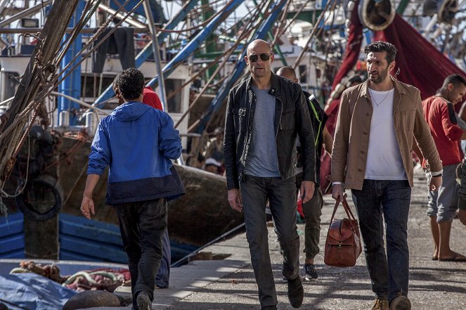 Deep State - Season 1 - Old Habits - Photos - Mark Strong, Fares Fares