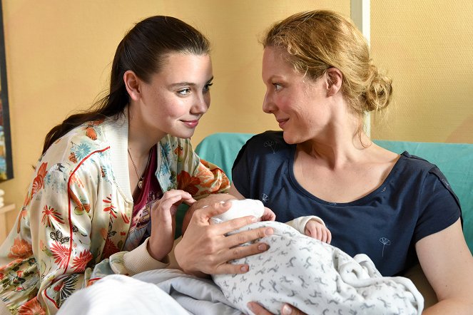 Lena Lorenz - Szülésznő az Alpokban - Season 5 - Egy új kezdés - Filmfotók - Tessa Mittelstaedt