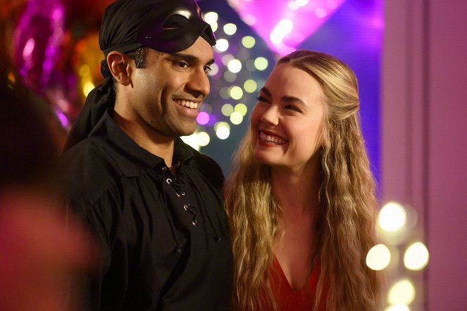 Four Weddings and a Funeral - Kash with a K - Van film - Nikesh Patel, Rebecca Rittenhouse