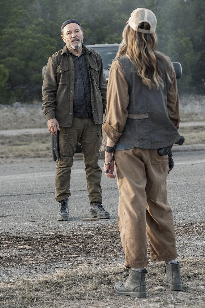 Fear the Walking Dead - Season 5 - Is Anybody Out There? - Photos - Rubén Blades