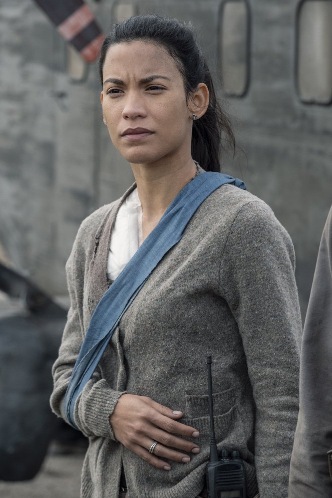 Fear the Walking Dead - Season 5 - Is Anybody Out There? - Photos - Danay Garcia