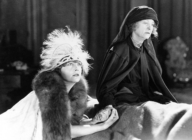 Die Nächte einer schönen Frau - Filmfotos - Edna Purviance