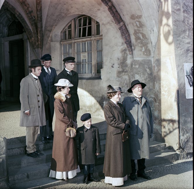 Verwandte und Bekannte - Kuvat elokuvasta