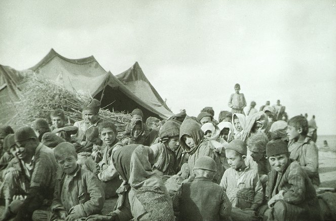 Die Austreibung des armenischen Volkes in die Wüste - Photos