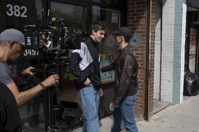 City on a Hill - Season 1 - Il n'y a pas de camp, putain ! - Tournage - Mark O'Brien, Jonathan Tucker