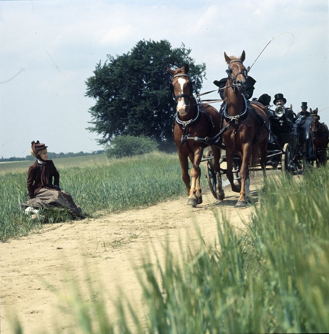 Theodor Fontane - Frauenbilder: Stine - Filmfotos - Simone Frost