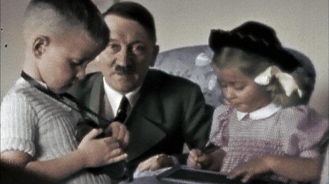 Der Krieg – Menschen im Zweiten Weltkrieg - Filmfotos - Adolf Hitler