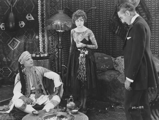 The Sheik - Z filmu - Rudolph Valentino, Agnes Ayres, Adolphe Menjou